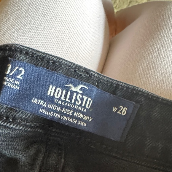 Hollister Black Distressed Boyfriend Jeans ultra high waisted size 3 - Picture 2 of 3